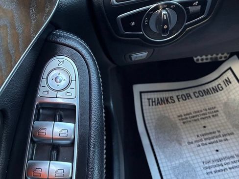Used 2019 Mercedes-Benz GLC 300 4MATIC image 34