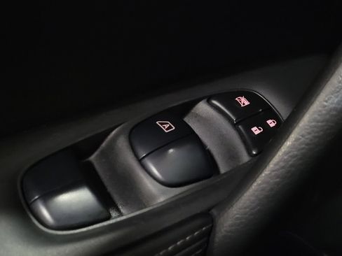 Used 2020 Nissan Rogue SV AWD/4WD image 27