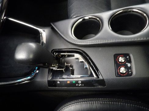 Used 2013 Toyota Avalon XLE Premium image 32