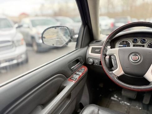 Used 2011 Cadillac Escalade AWD w/ Touring Package image 22