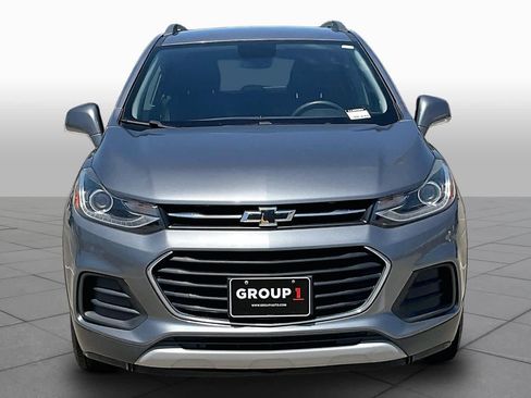 Used 2020 Chevrolet Trax LT w/ Driver Confidence Package FWD image 4