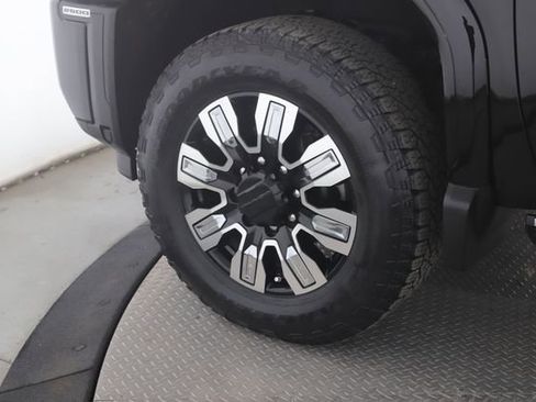 Used 2024 GMC Sierra 2500 Denali w/ Denali Reserve Package AWD/4WD image 13