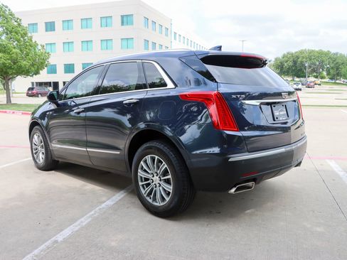 Used 2018 Cadillac XT5 Luxury w/ Driver Awareness Package image 5