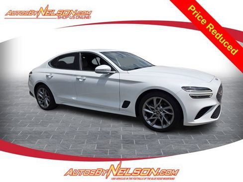 Used 2022 Genesis G70 2.0T RWD image 1