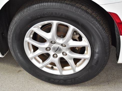Used 2023 Chrysler Voyager LX FWD image 35