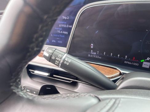 Used 2022 Cadillac Escalade ESV Sport Platinum image 34