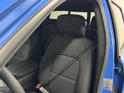 New 2025 GMC Canyon Elevation w/ Convenience Package image 37