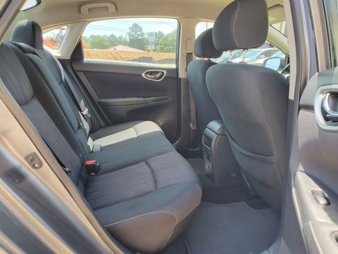 Used 2019 Nissan Sentra SV FWD image 30