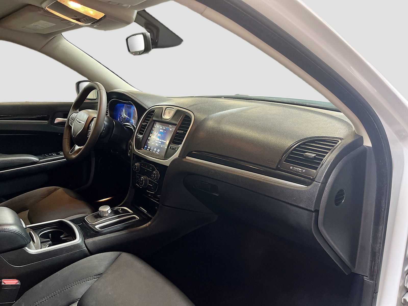 Used 2023 Chrysler 300 Touring RWD image 27