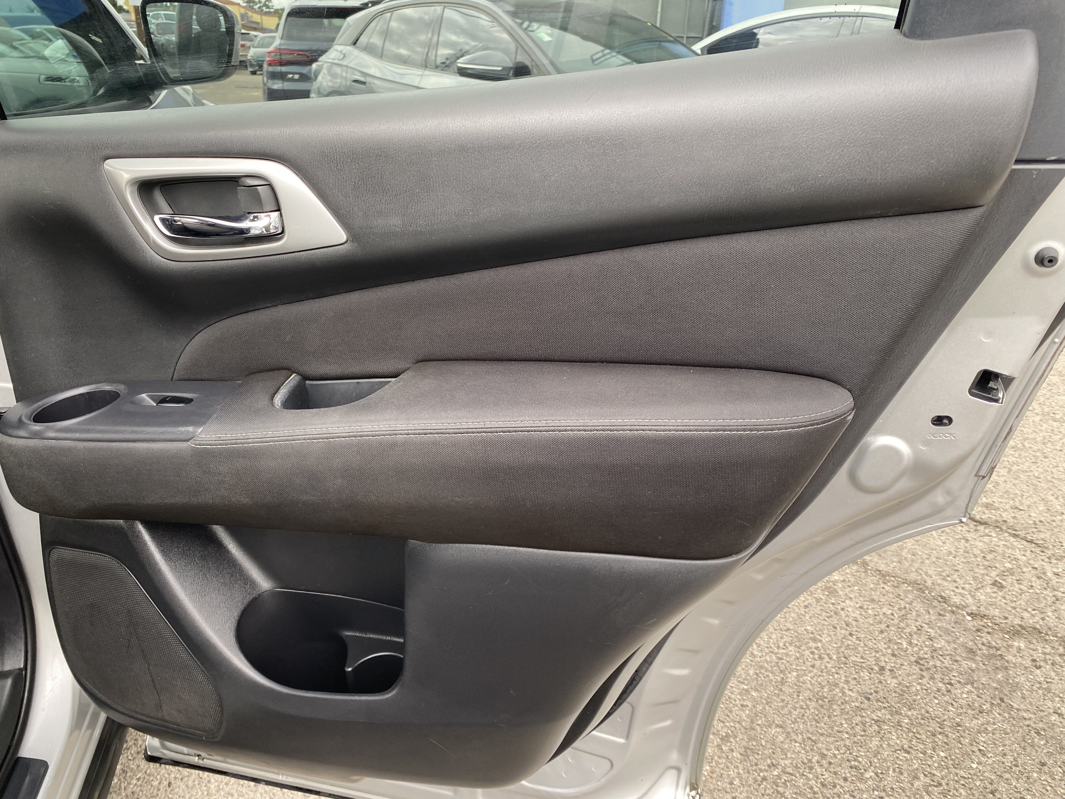 Used 2017 Nissan Pathfinder S FWD image 19