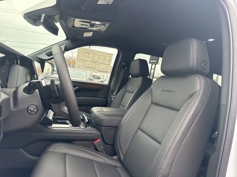 New 2026 GMC Yukon XL Denali AWD/4WD image 19