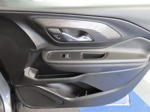 Used 2023 GMC Terrain SLE FWD image 34