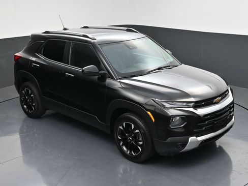 Used 2021 Chevrolet TrailBlazer LT w/ Premium Seating Package AWD/4WD image 43