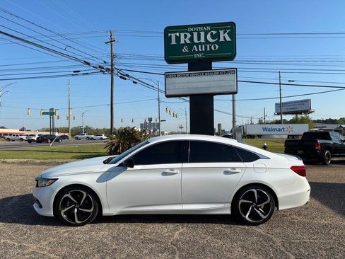 Used 2022 Honda Accord Sport image 2