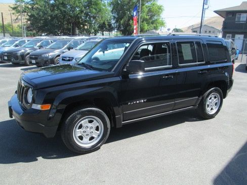 Used 2014 Jeep Patriot Sport w/ Power Value Group AWD/4WD image 3