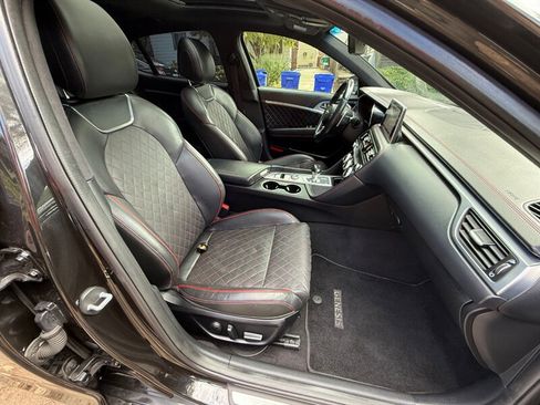 Used 2019 Genesis G70 2.0T Advanced w/ Sport Package image 10