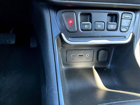 Used 2018 GMC Terrain SLE image 31