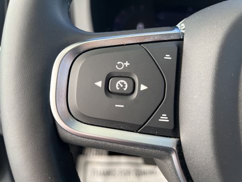 Used 2024 Volvo XC60 B5 Core image 7