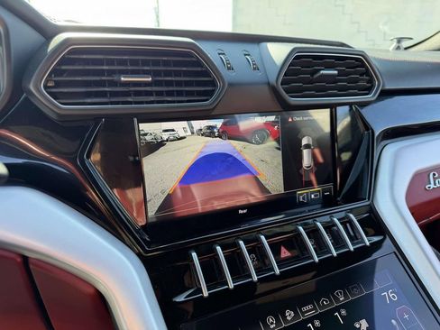 Used 2022 Lamborghini Urus AWD/4WD image 31