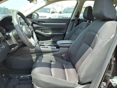 Used 2023 Nissan Altima 2.5 SV FWD image 9