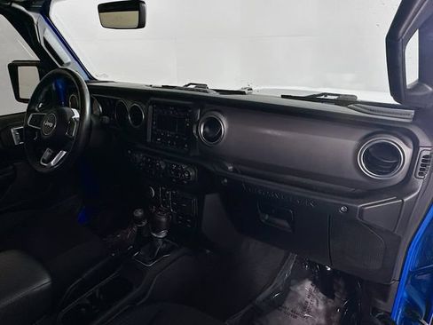 Used 2023 Jeep Wrangler Unlimited Rubicon 4xe w/ Cold Weather Group AWD/4WD image 27