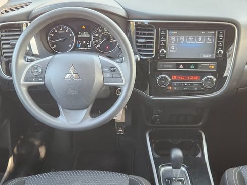 Used 2019 Mitsubishi Outlander ES FWD image 24