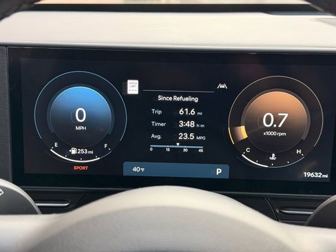 Certified 2025 Hyundai Kona Limited image 31