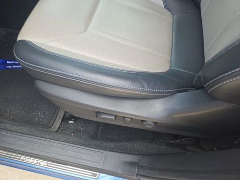 Used 2020 Subaru Forester Limited w/ Popular Package #3 image 8