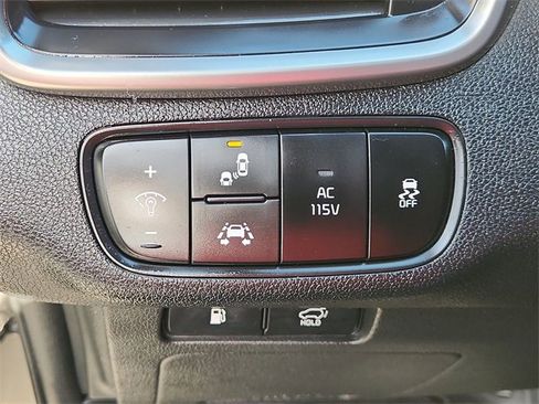 Used 2019 Kia Sorento SX image 18