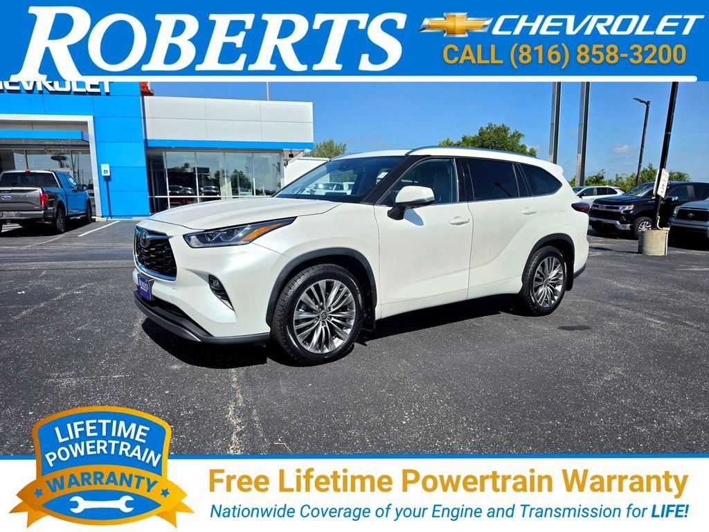 Used 2021 Toyota Highlander Platinum AWD/4WD image 1