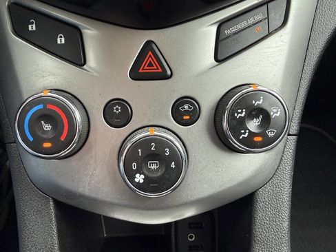 Used 2017 Chevrolet Sonic Premier image 18