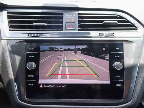 Certified 2022 Volkswagen Tiguan SE FWD image 26