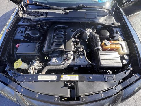 Used 2010 Dodge Charger SXT image 36