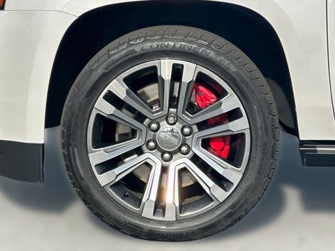 Used 2019 GMC Yukon Denali w/ Denali Ultimate Package image 12