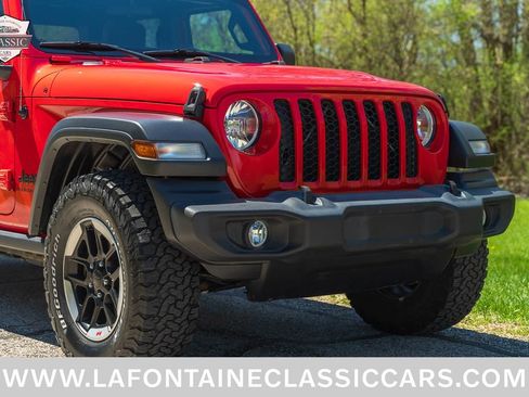 Used 2020 Jeep Gladiator Sport w/ Technology Group AWD/4WD image 10