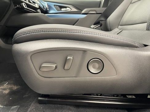 New 2026 Chevrolet Equinox EV LT AWD/4WD image 10