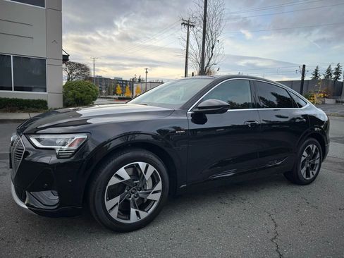 Used 2022 Audi e-tron Premium Plus image 5