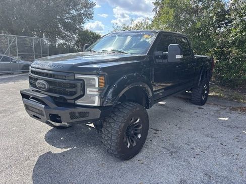 Used 2022 Ford F250 Lariat w/ Black Appearance Package image 6