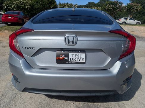 Used 2018 Honda Civic EX image 5