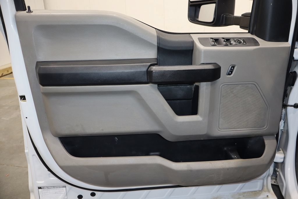 Used 2018 Ford F550 2WD Crew Cab Super Duty image 13
