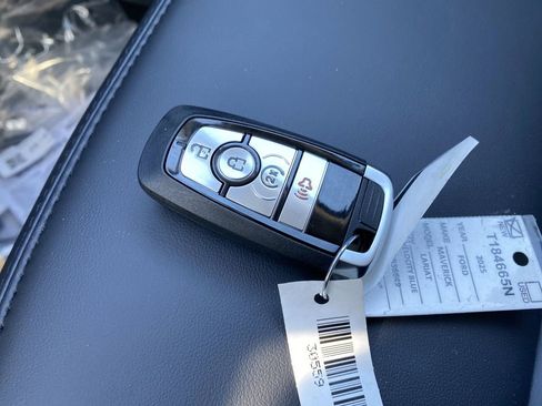 New 2025 Ford Maverick Lariat w/ Black Appearance Package image 38