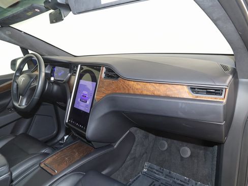 Used 2019 Tesla Model X 75D image 50