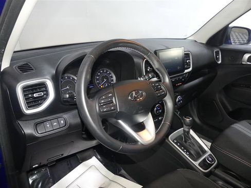 Used 2022 Hyundai Venue SEL FWD image 23