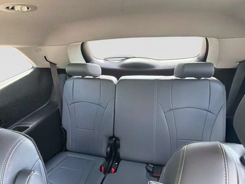 Used 2021 Buick Enclave Essence AWD/4WD image 17