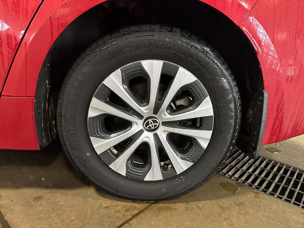 Used 2021 Toyota Corolla LE FWD image 39