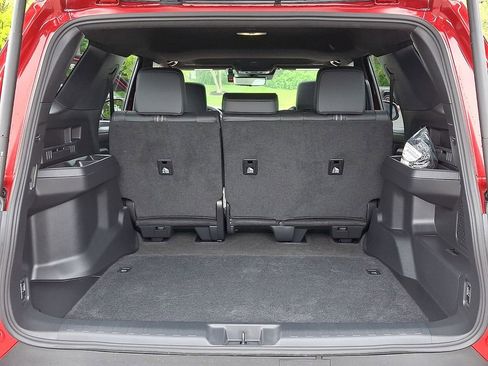 Used 2025 Toyota 4Runner Limited AWD/4WD image 34