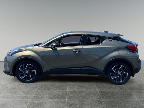 Used 2021 Toyota C-HR Limited FWD image 2