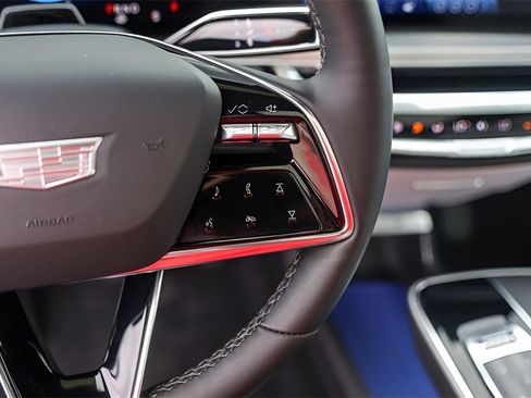 Certified 2024 Cadillac Lyriq Luxury image 12