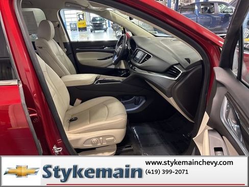 Used 2023 Buick Enclave Essence FWD image 19