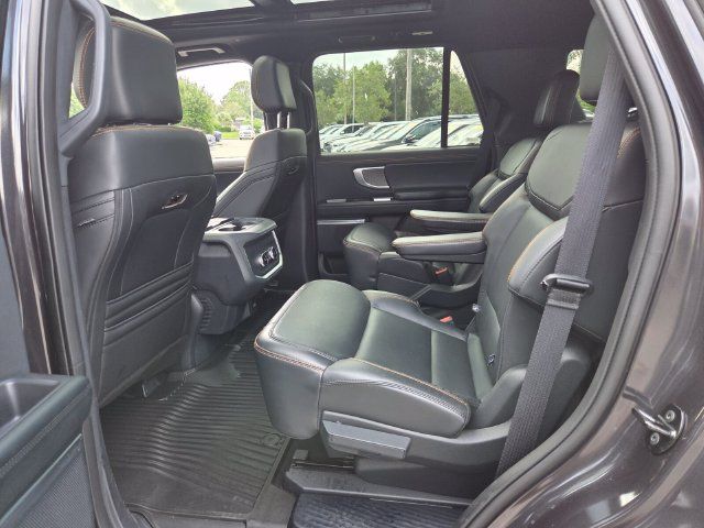 Used 2025 Ford Expedition Tremor AWD/4WD image 12